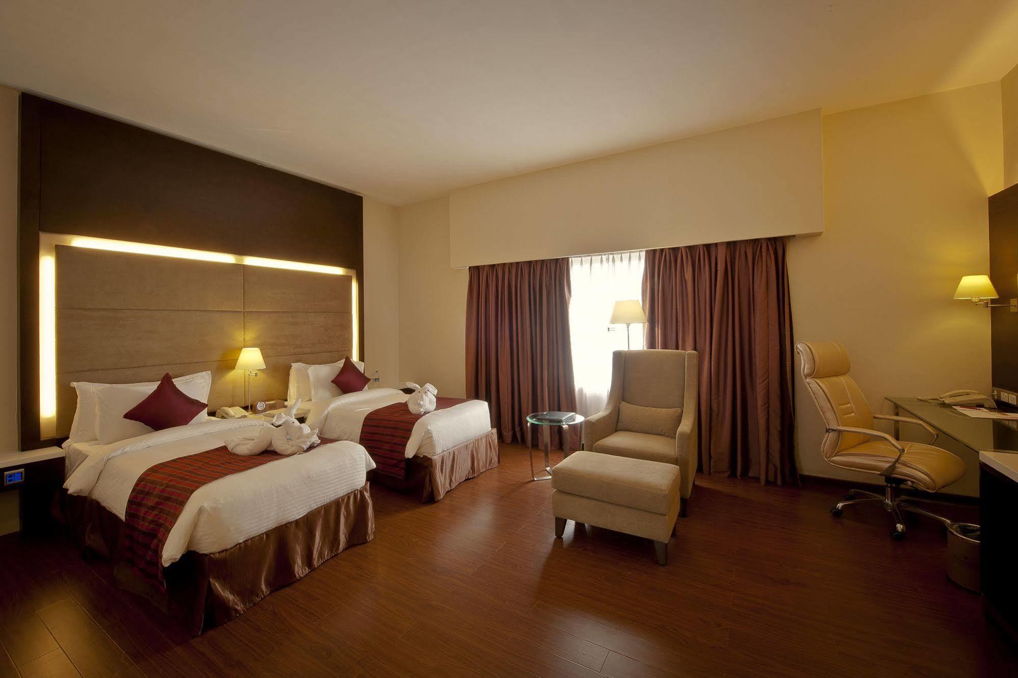 Ramada By Wyndham Chennai Egmore Extérieur photo